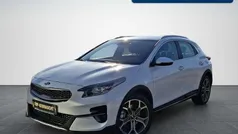 Deluxeweiss metallic Gebraucht 2021 Kia XCeed Spirit SUV | 20.980 € (Fairer Preis)