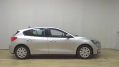 Silber Gebraucht 2021 Ford Focus Trend Limousine | 11.580 € (Fairer Preis)
