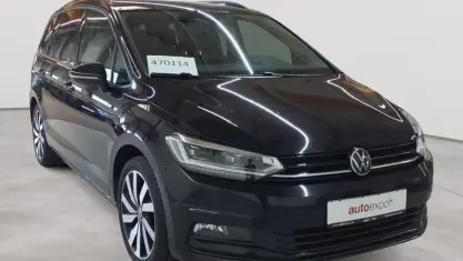 Gebraucht VW Touran Highline 150 PS (110 kW) 2023 Deep black perleffekt Van / Kleinbus