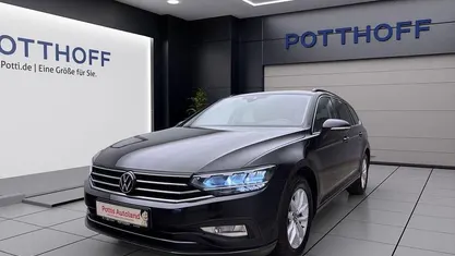 Gebraucht VW Passat Business 150 PS (110 kW) 2022 Deep black perleffekt Kombi