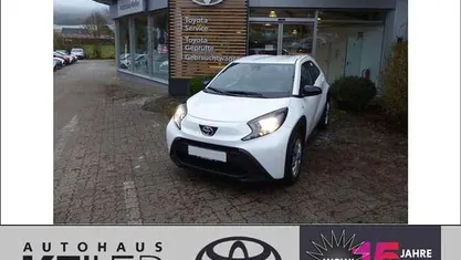 Schneeweiß Neu 2025 Toyota Aygo X X-play SUV | 17.950 € (Fairer Preis)
