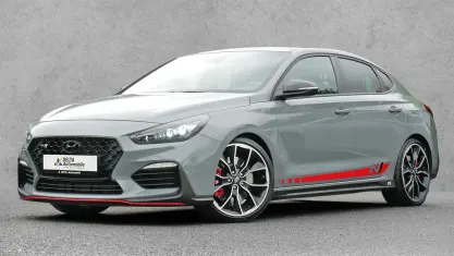Gebraucht Hyundai i30 275 PS (202 kW) 2019 Shadow grey / sol Limousine