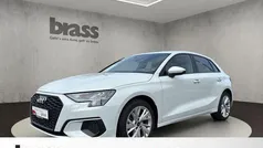 Gletscherweiß metallic Gebraucht 2024 Audi A3 Sportback Ambiente Kombi | 33.400 € (Fairer Preis)