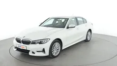 Weiß Gebraucht 2019 BMW 320 Luxury Line Limousine | 26.190 € (Superpreis)