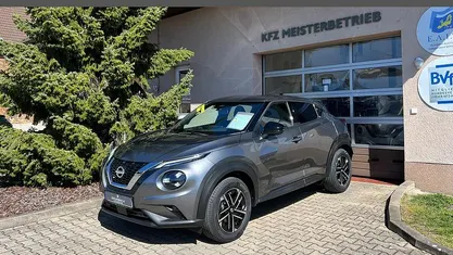 Neu Nissan Juke N-Connecta 114 PS (83 kW) 2026 Qbe perlweiß metallic SUV