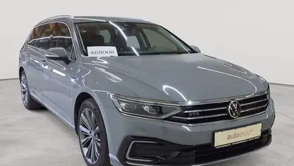Gebraucht VW Passat GTE 156 PS (114 kW) 2022 Mondsteingrau Kombi