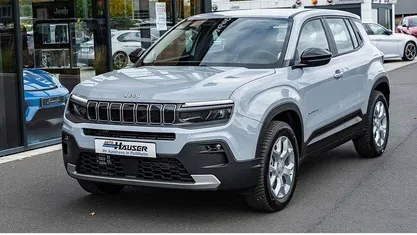 Grau Gebraucht 2025 Jeep Avenger Altitude SUV | 26.795 € (Fairer Preis)