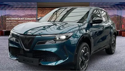 Blau Neu 2026 Alfa Romeo Junior Ti SUV | 33.780 € (Fairer Preis)