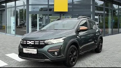 Grün Gebraucht 2024 Dacia Sandero Extreme Limousine | 13.990 € (Fairer Preis)