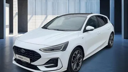 Gebraucht Ford Focus ST-Line X 155 PS (114 kW) 2023 Weiß Limousine