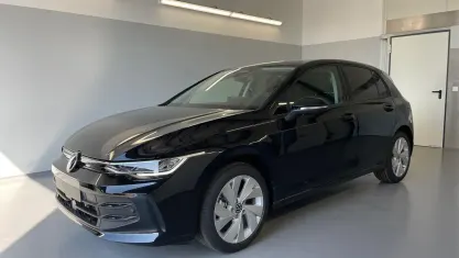 Neu VW Golf VIII Life 150 PS (110 kW) 2026 [0e0e] grenadillschwarz metallic Limousine