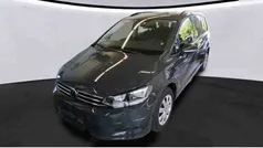 Grau Gebraucht 2020 VW Touran Comfortline Van / Kleinbus | 23.580 € (Fairer Preis)