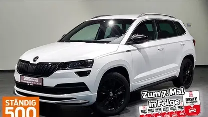 Weiß, moon white Gebraucht 2020 Skoda Karoq SportLine SUV | 24.990 € (Fairer Preis)