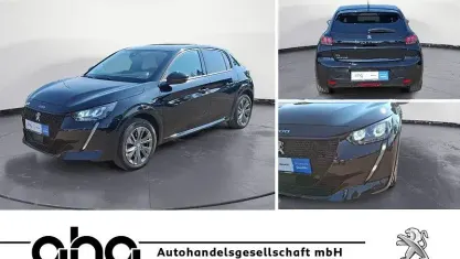 Gebraucht Peugeot e-208 Allure 100 kW (136 PS) 2023 Schwarz Kleinwagen