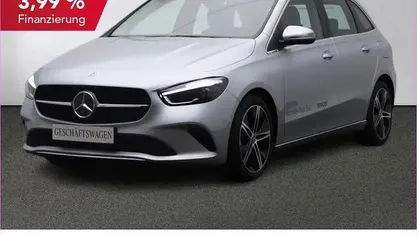 Gebraucht Mercedes B180 Progressive 136 PS (100 kW) 2025 Grau Van / Kleinbus