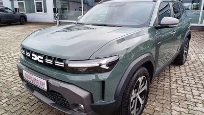 Zederngrün Neu 2025 Dacia Duster Journey SUV | 21.980 € (Fairer Preis)
