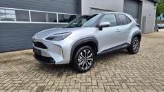Shimmering silver metallic Neu 2025 Toyota Yaris Cross SUV | 27.990 € (Superpreis)