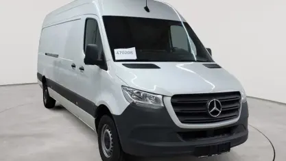 Gebraucht Mercedes Sprinter 170 PS (125 kW) 2024 Arktisweiß Van
