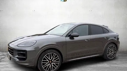 Grau Gebraucht 2025 Porsche Cayenne Coupe Coupé | 104.500 €