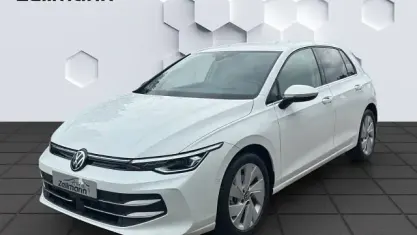 Gebraucht VW Golf VIII Style 150 PS (110 kW) 2025 Weiß Limousine