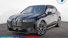 Saphirschwarz Gebraucht 2022 BMW iX Sport Line SUV | 62.950 € (Fairer Preis)