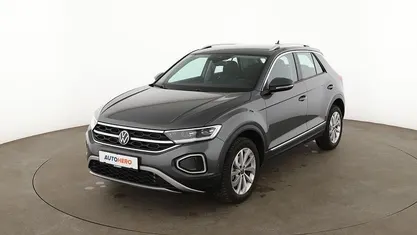 Second-hand VW T-Roc Style 150 CP (110 kW) 2024 Gri SUV