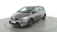 Grau Gebraucht 2017 Toyota Verso Edition-S Van / Kleinbus | 15.480 € (Fairer Preis)