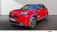 Karminarot metallic Gebraucht 2023 Toyota Yaris Hybrid Connect Style SUV | 24.890 € (Fairer Preis)