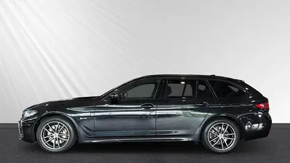 Gebraucht 2022 BMW 530e M Sport Kombi | 37.850 € (Fairer Preis)