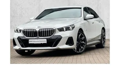 Usata BMW 550e Comfort Edition 489 CV (359 kW) 2025 Bianco Berlina