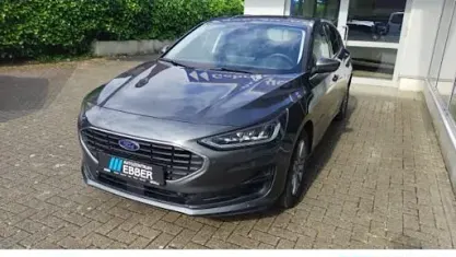 Gebraucht Ford Focus Titanium 125 PS (91 kW) 2023 Metallic) (grau Limousine