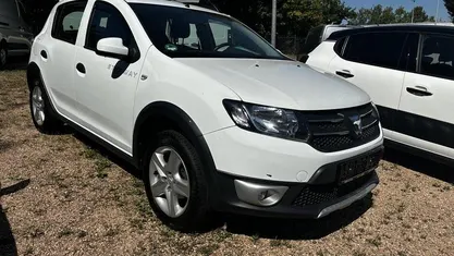 Usata Dacia Sandero Prestige 90 CV (66 kW) 2016 Bianco Utilitaria