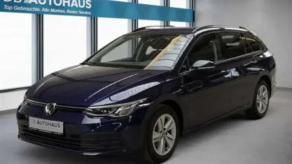 Second-hand VW Golf VIII Life 110 CP (80 kW) 2023 Albastru Break