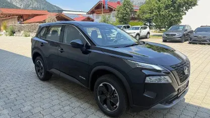 Neu Nissan X-Trail 213 PS (156 kW) 2026 Schwarz SUV