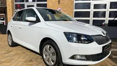 Weiß Gebraucht 2018 Skoda Fabia Ambition Kleinwagen | 10.990 € (Fairer Preis)