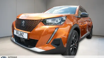 Gebraucht Peugeot e-2008 Allure 100 kW (136 PS) 2023 Orange SUV