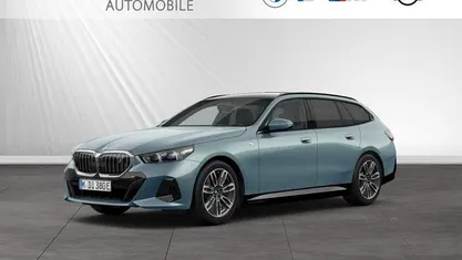 Cape york grün metallic Gebraucht 2024 BMW i5 M Sport Kombi | 58.643 € (Etwas zu teuer)