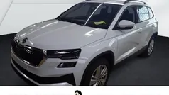 Weiss Gebraucht 2024 Skoda Karoq Selection SUV | 30.977 € (Fairer Preis)