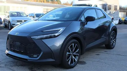 Gebraucht Toyota C-HR Team 98 PS (72 kW) 2024 Grau (marlingrau) schwarz (stoff) SUV