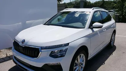 Gebraucht 2025 Skoda Kamiq Premium Edition SUV | 29.890 € (Fairer Preis)