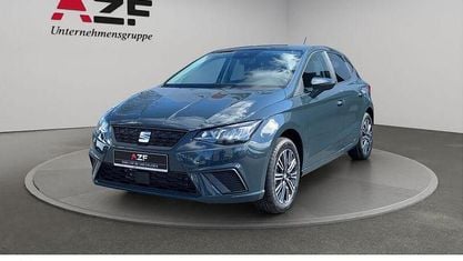 Używany Seat Ibiza Style 95 KM (69 kW) 2025 Niebieski Sedan/Limuzyna