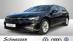Gebraucht 2024 VW Passat Elegance Kombi | 34.680 € (Fairer Preis)