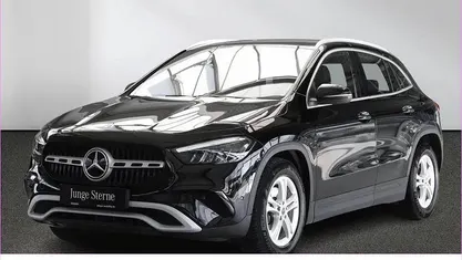 Gebraucht Mercedes GLA200 163 PS (119 kW) 2024 Schwarz SUV