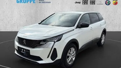 Weißschwarz Gebraucht 2022 Peugeot 5008 Active Van / Kleinbus | 22.990 € (Superpreis)