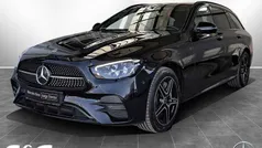 Metalliclack obsidianschwarz Gebraucht 2021 Mercedes E300 AMG Kombi | 35.960 €