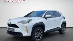 Schneeweiß Gebraucht 2023 Toyota Yaris Cross Team SUV | 24.990 € (Fairer Preis)