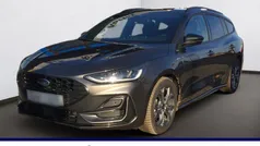 Magnetic grau Gebraucht 2023 Ford Focus ST-Line X Limousine | 22.880 € (Fairer Preis)