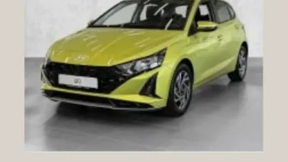 Gebraucht Hyundai i20 Trend 101 PS (74 kW) 2025 Lucid lime / met Limousine