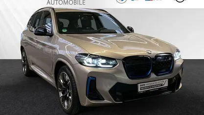 Gebraucht BMW iX3 M Sport 210 kW (286 PS) 2022 Kaschmirsilber metallic SUV