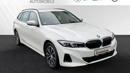 Alpinweiss Gebraucht 2024 BMW 318 Comfort Edition Kombi | 33.390 € (Fairer Preis)